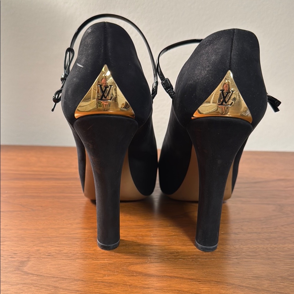 Louis Vuitton Black Heels with Platform and Rounded Toe - Picture 3 of 7